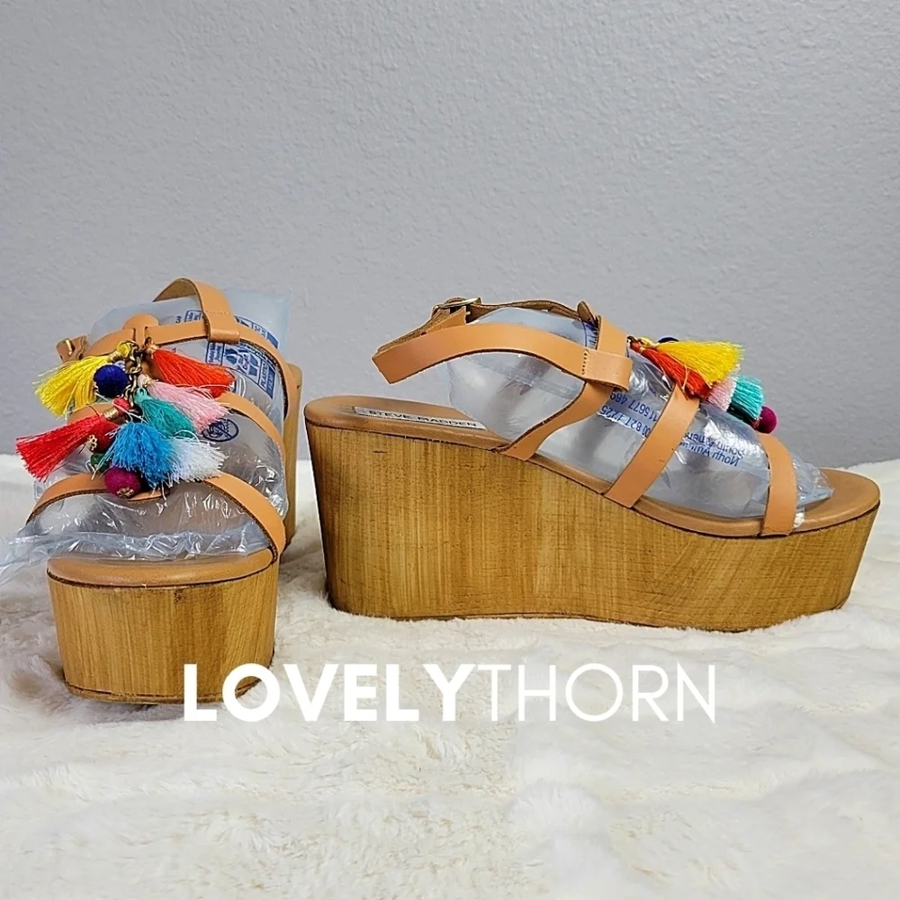 STEVE MADDEN // wooden platform tassel wedge sandals